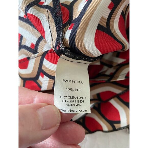 Trina Turk Women's Silk Button-Up Blouse Size P Multicolor Geometric Casual Fall - Picture 4 of 12